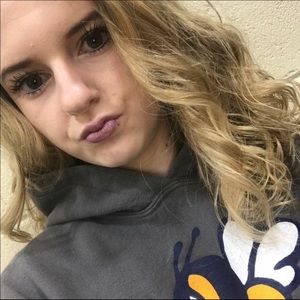 Meet your Posher, Alyssa